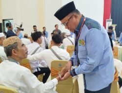 PPIH Gorontalo : Gelang Identitas, Tanda Pengenal Vital Jemaah Haji Indonesia di Tanah Suci
