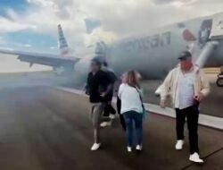Pesawat American Airlines Terbakar di Bandara Denver, Penumpang Dievakuasi Lewat Pintu Darurat