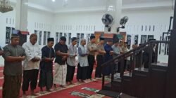 Kapolres Bone Bolango Salat Subuh Berjamaah di Bubeya, Ajak Warga Jaga Persatuan dan Antisipasi Musim Kemarau