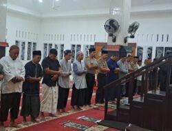 Kapolres Bone Bolango Salat Subuh Berjamaah di Bubeya, Ajak Warga Jaga Persatuan dan Antisipasi Musim Kemarau